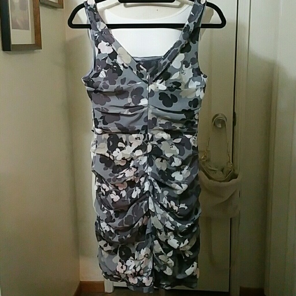 EXPRESS gray floral amazing dress - Picture 4 of 8